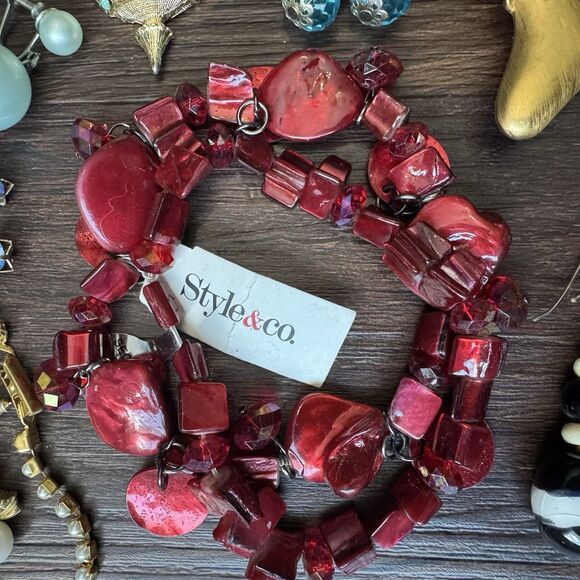 Christmas Costume Jewelry Lot of 18 Vintage to Modern Brooches Earrings Holidays - Picture 13 of 16